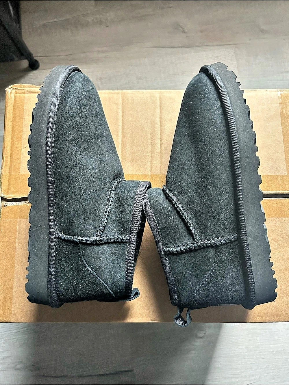 UGG Classic Ultra Mini Black Slippers US 8